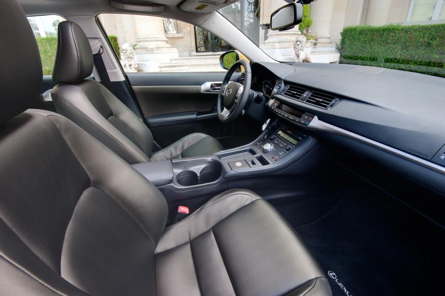  Lexus CT200h 2010 года  (фото 223 из 266)